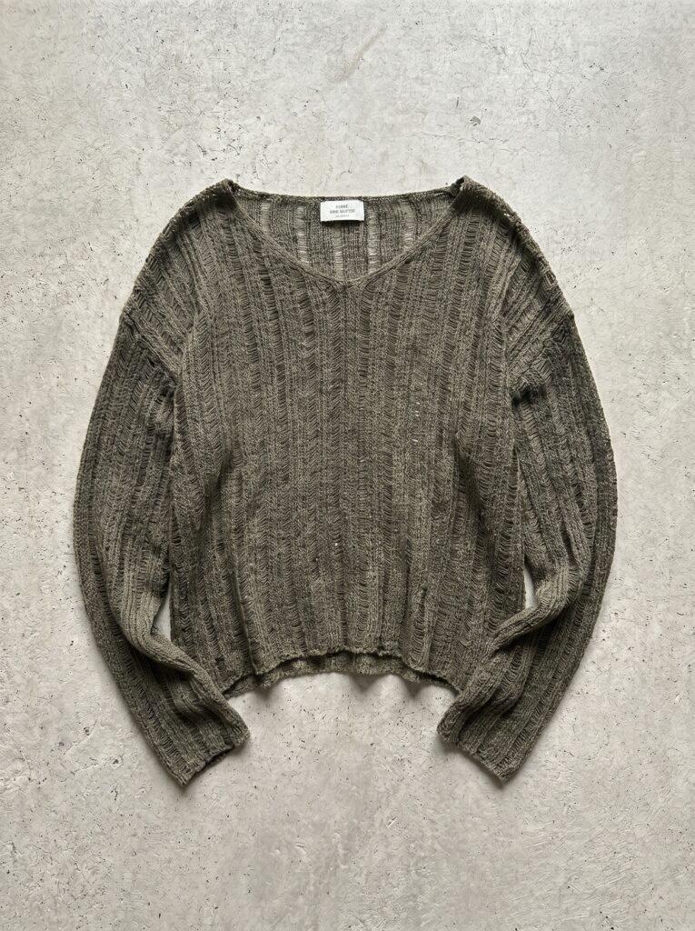 Cienki sweter see-through z szerokim dekoltem