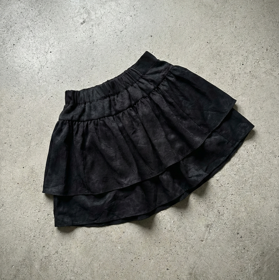 Połyskująca plisowana spódnica mini