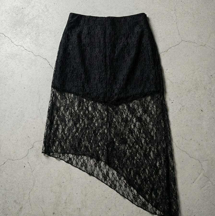 Spódnico-spodenki z koronką