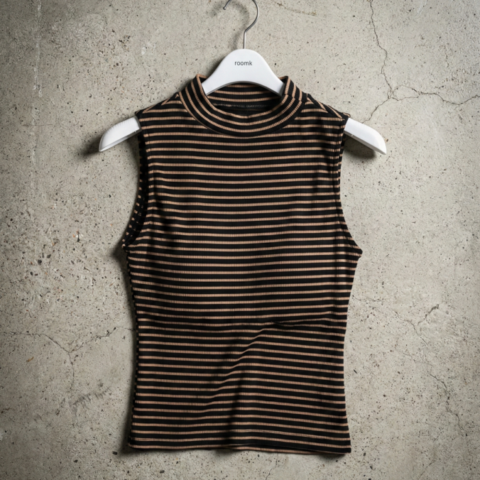 Build-in bra halter top