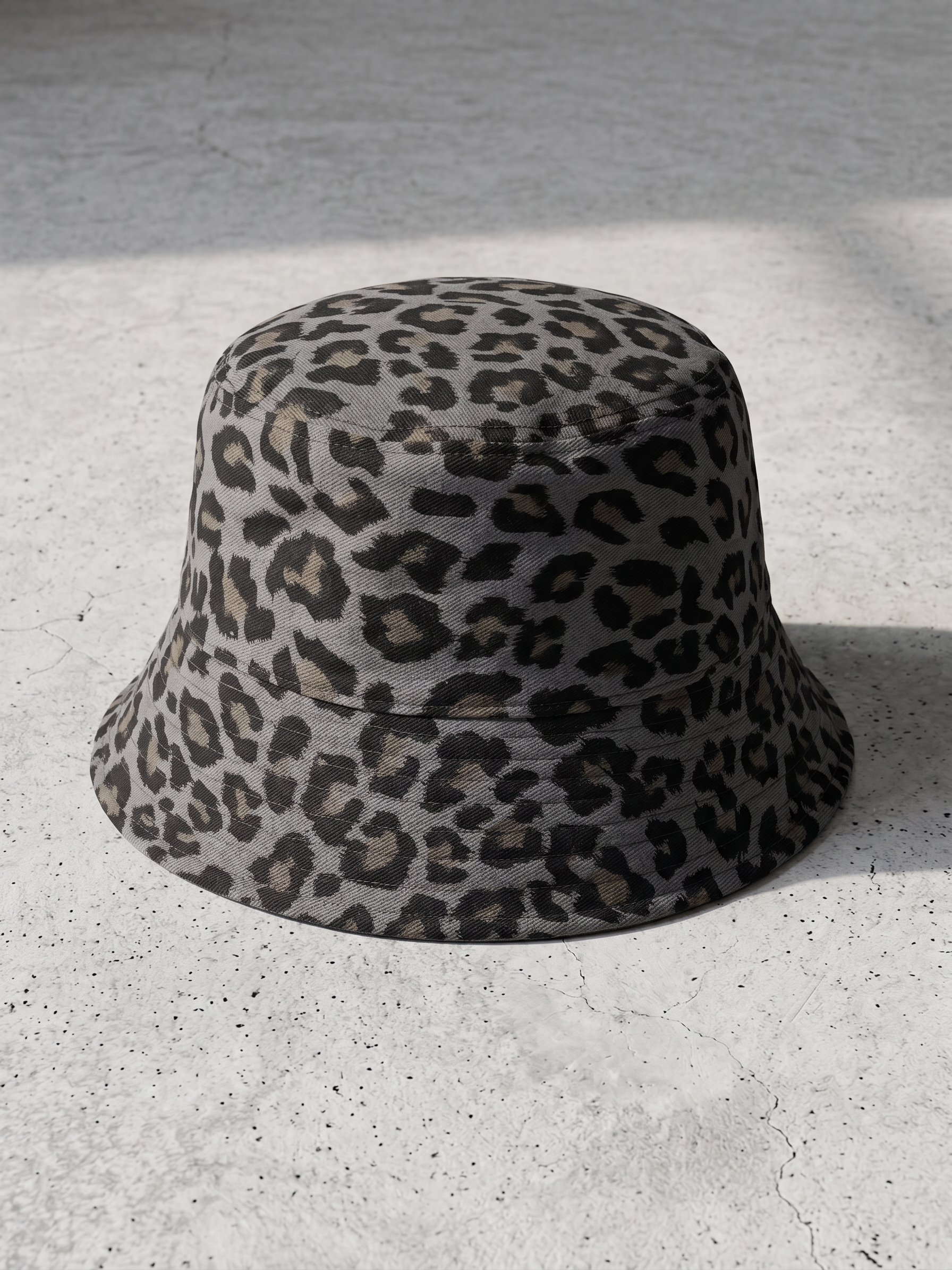 bucket hat w pantere