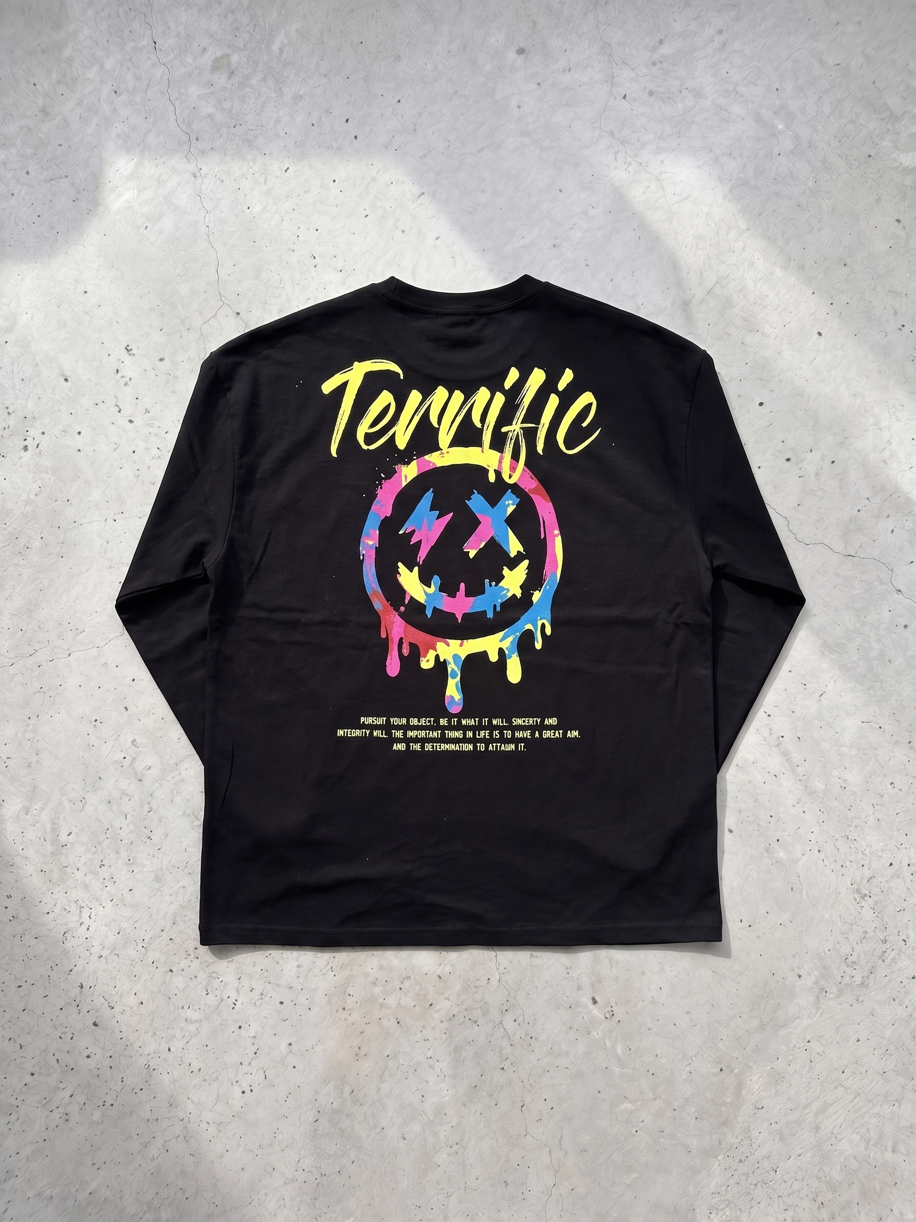 longsleeve z rozplywajaca sie buzka oversize