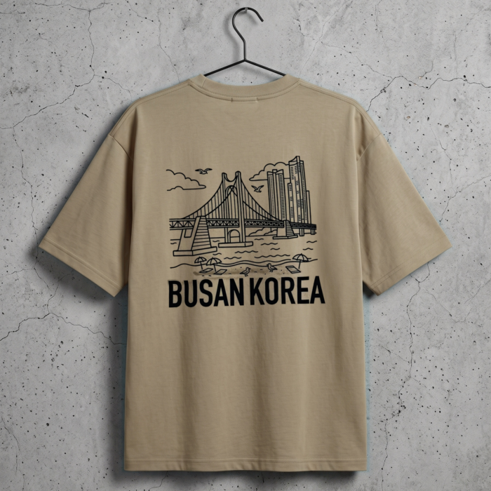 T-shirt BUSAN z dużym nadrukiem BUSAN KOREA na plecach, tył, na wieszaku